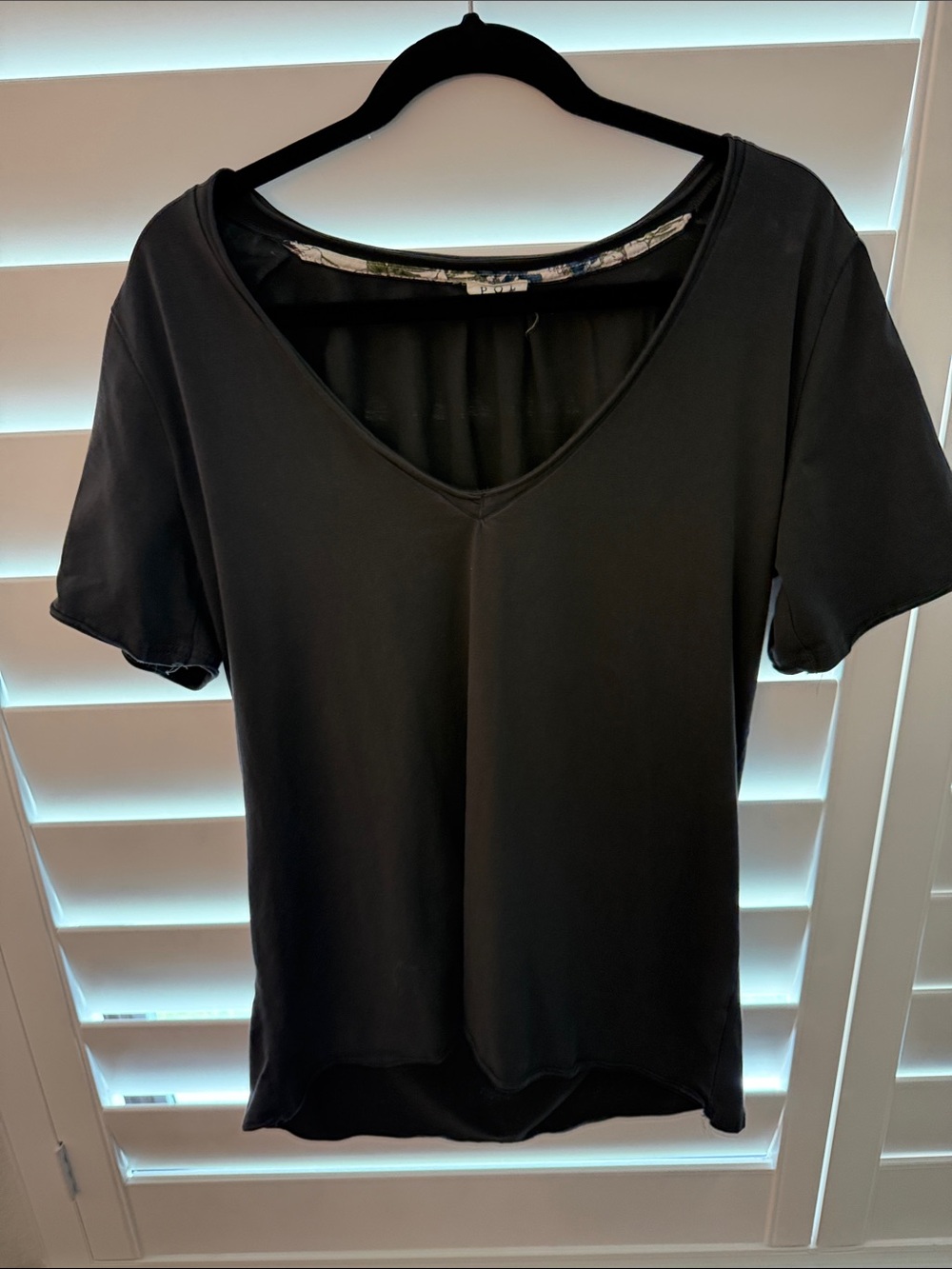 POL Women's Black V-Neck Short Sleeve Tee